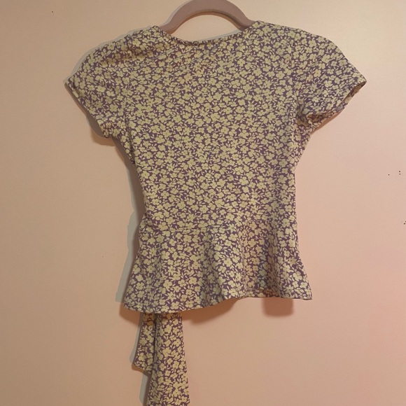 criss-cross floral tee (XS) - Picture 2 of 2
